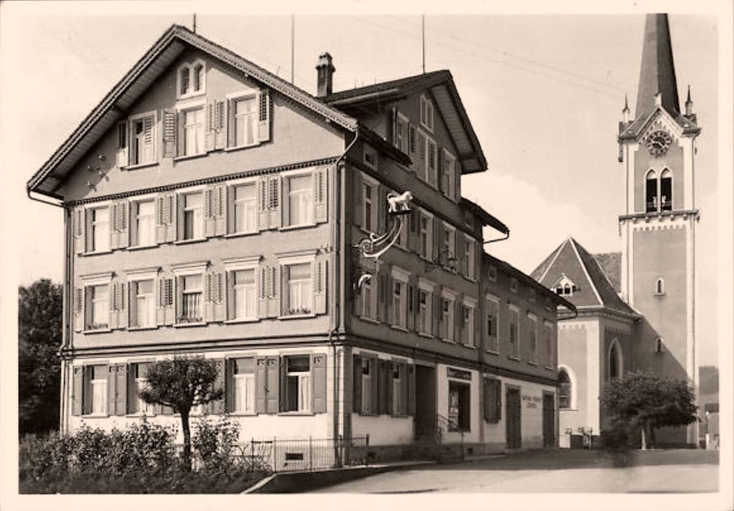 Gasthaus lowen kirche 1944